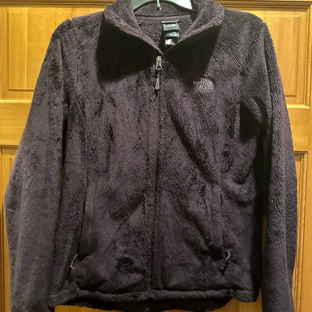 Women’s size small north face fuzzy jacket